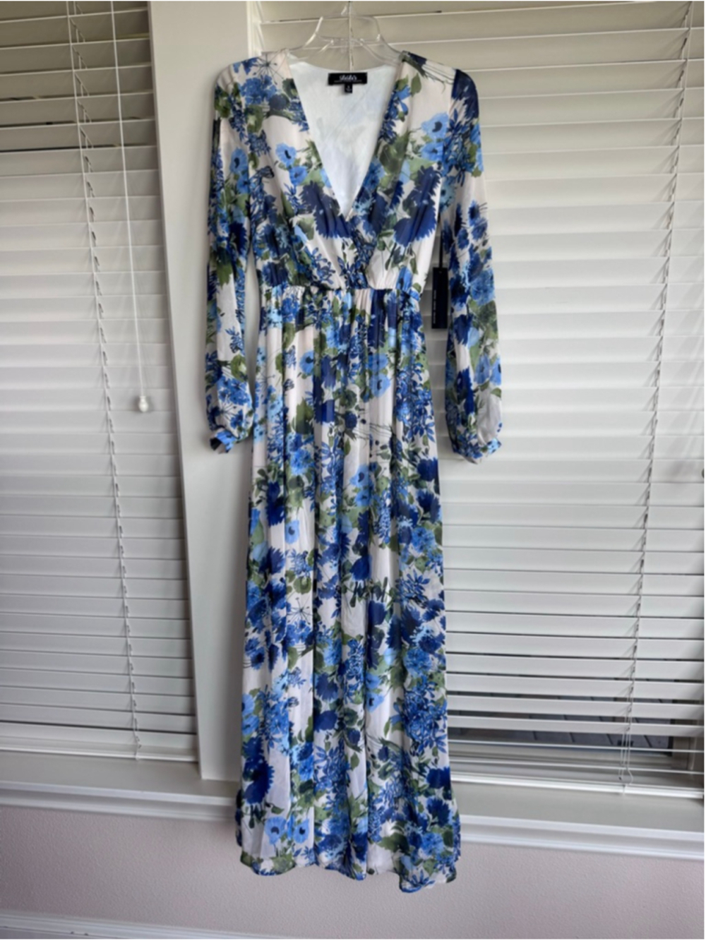 Lulus Maxi Dress White Blue Floral Large - Picture 4 of 11